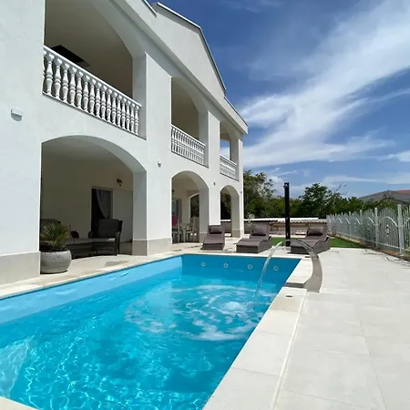 Villa Casa Blanca *