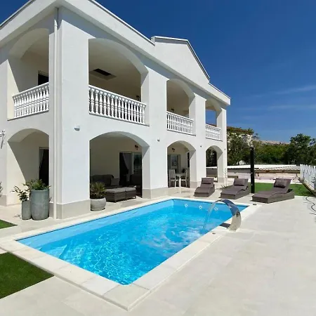 Casa Blanca Villa