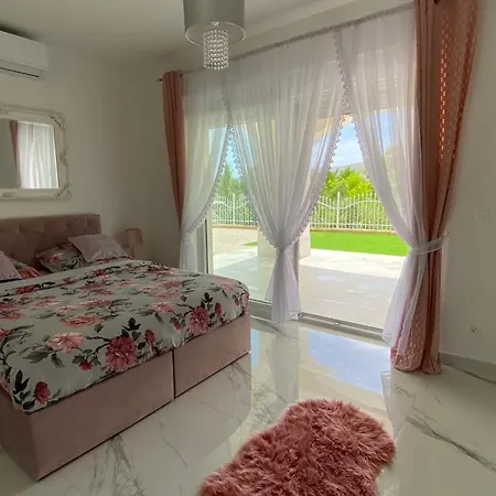 Casa Blanca * Pag Town