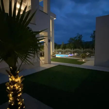 Casa Blanca Villa Pag Town