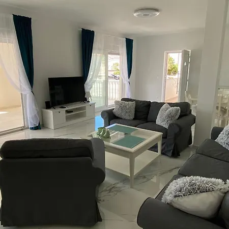 Casa Blanca Pag Town