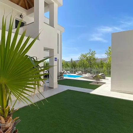 Villa Casa Blanca