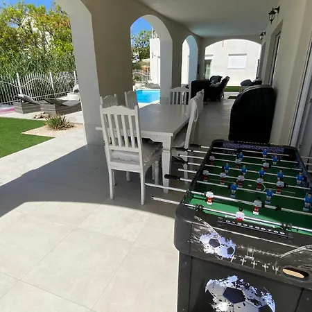 Casa Blanca Villa *