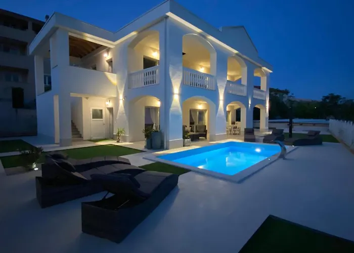 Casa Blanca Pag Town