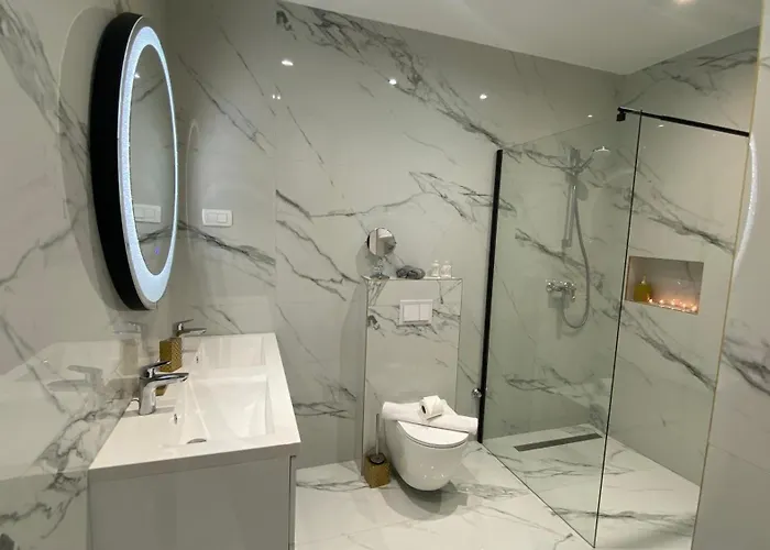 Casa Blanca Vila Pag Town