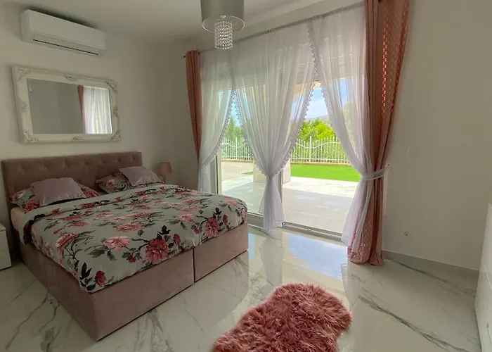 Casa Blanca * Pag Town