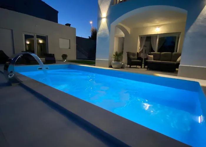 Casa Blanca Pag Town