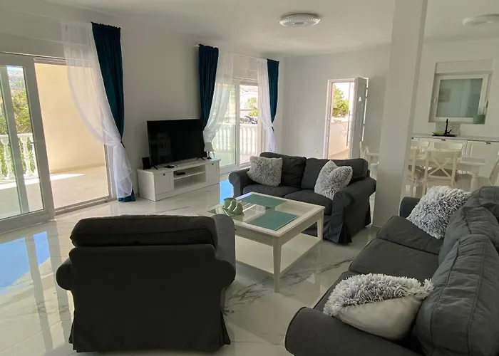 Casa Blanca Pag Town