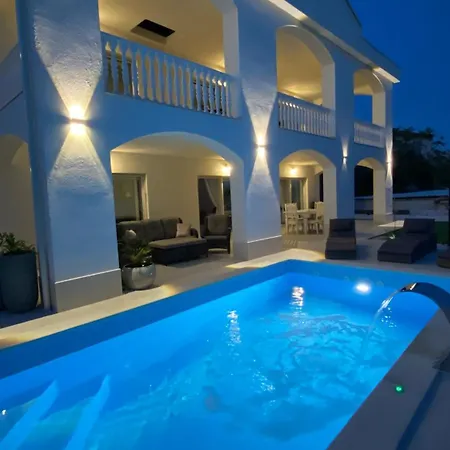 Casa Blanca Pag Town