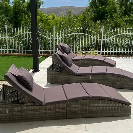 Casa Blanca Vila Pag Town